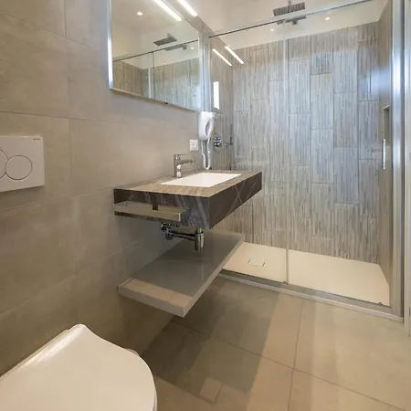 Laurin Hotel 3*